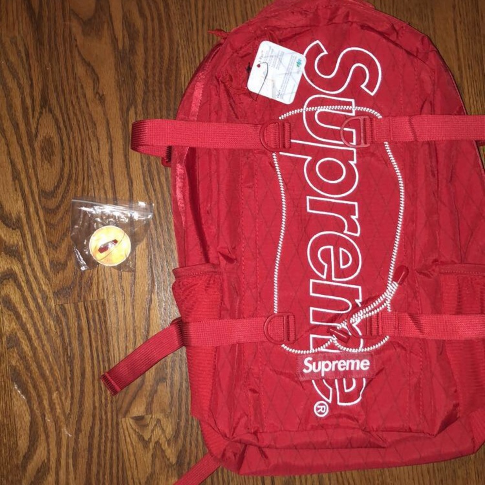 Supreme FW18 Backpack Red - Picture 1 of 1